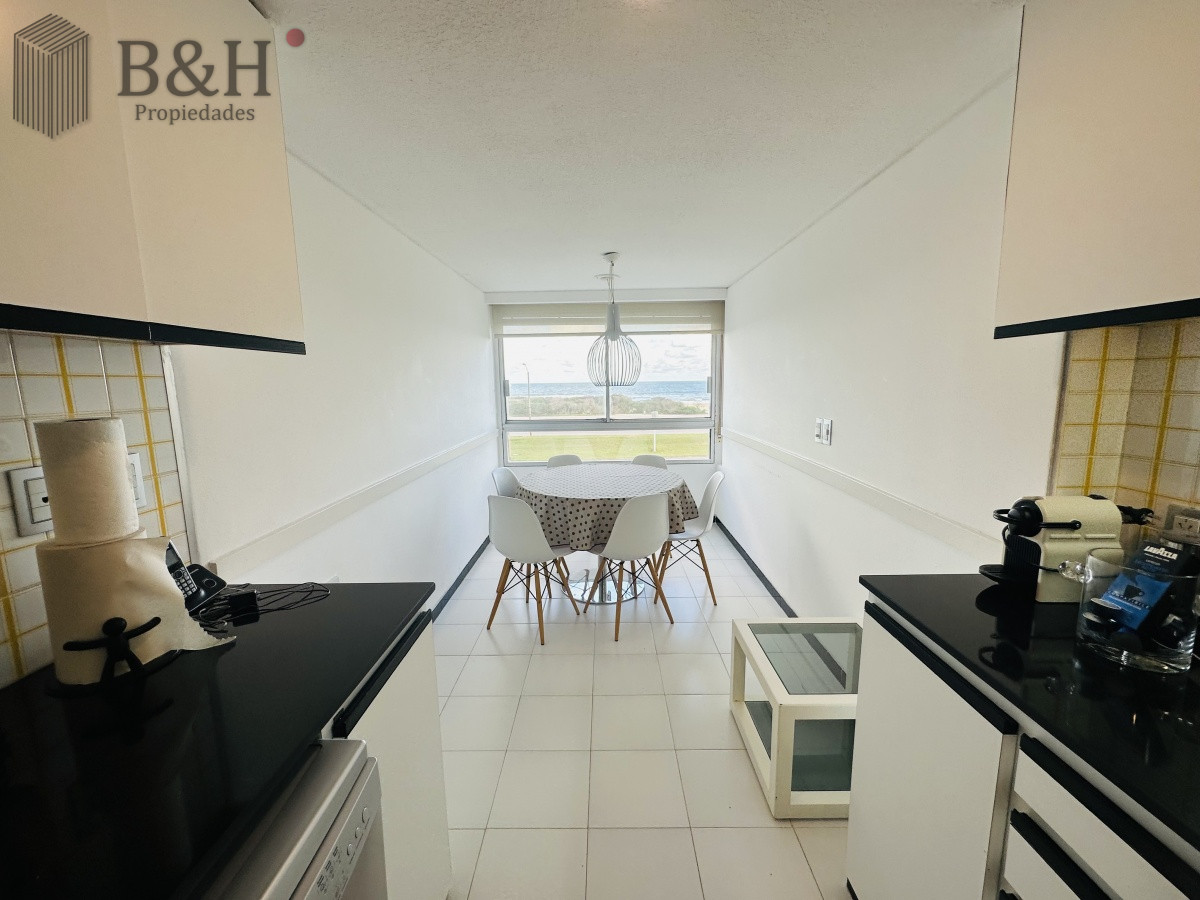 Apartamento ID.5163 - Apartamento de 3 dormitorios y dependencia de servicio en Punta del Este