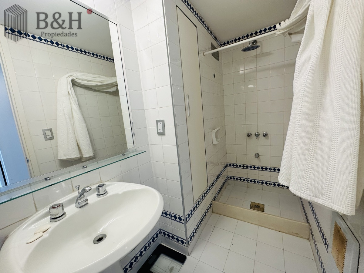 Apartamento ID.5163 - Apartamento de 3 dormitorios y dependencia de servicio en Punta del Este