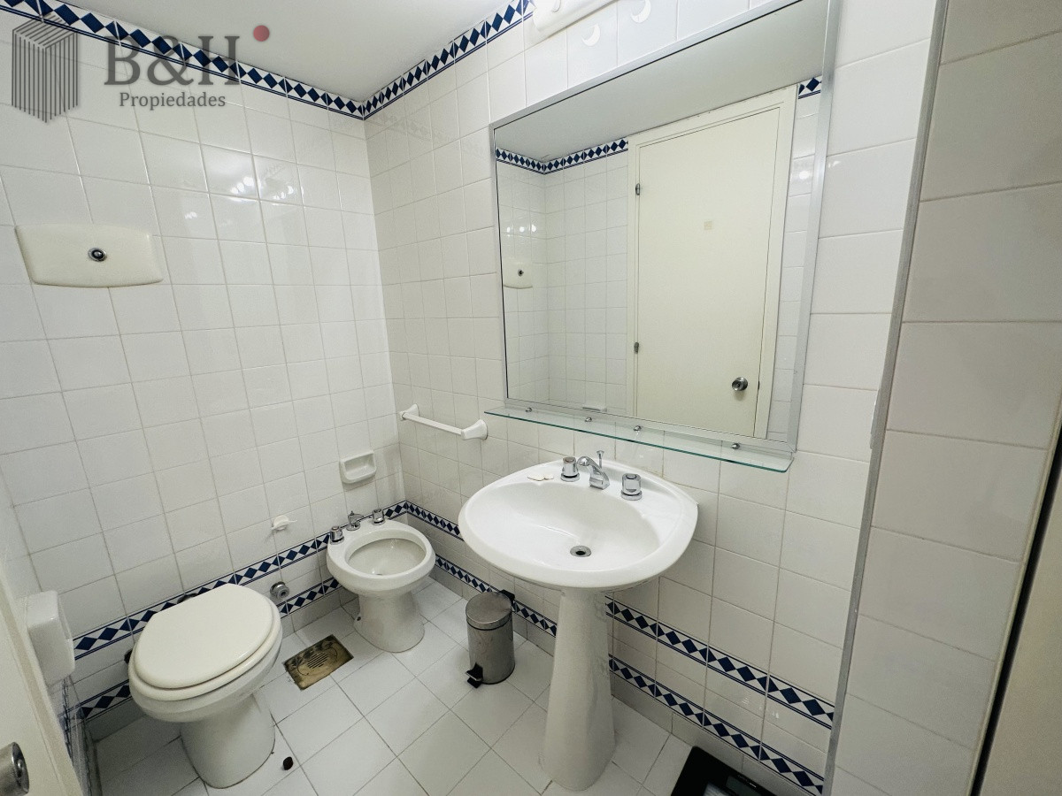 Apartamento ID.5163 - Apartamento de 3 dormitorios y dependencia de servicio en Punta del Este