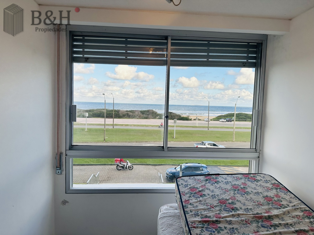 Apartamento ID.5163 - Apartamento de 3 dormitorios y dependencia de servicio en Punta del Este
