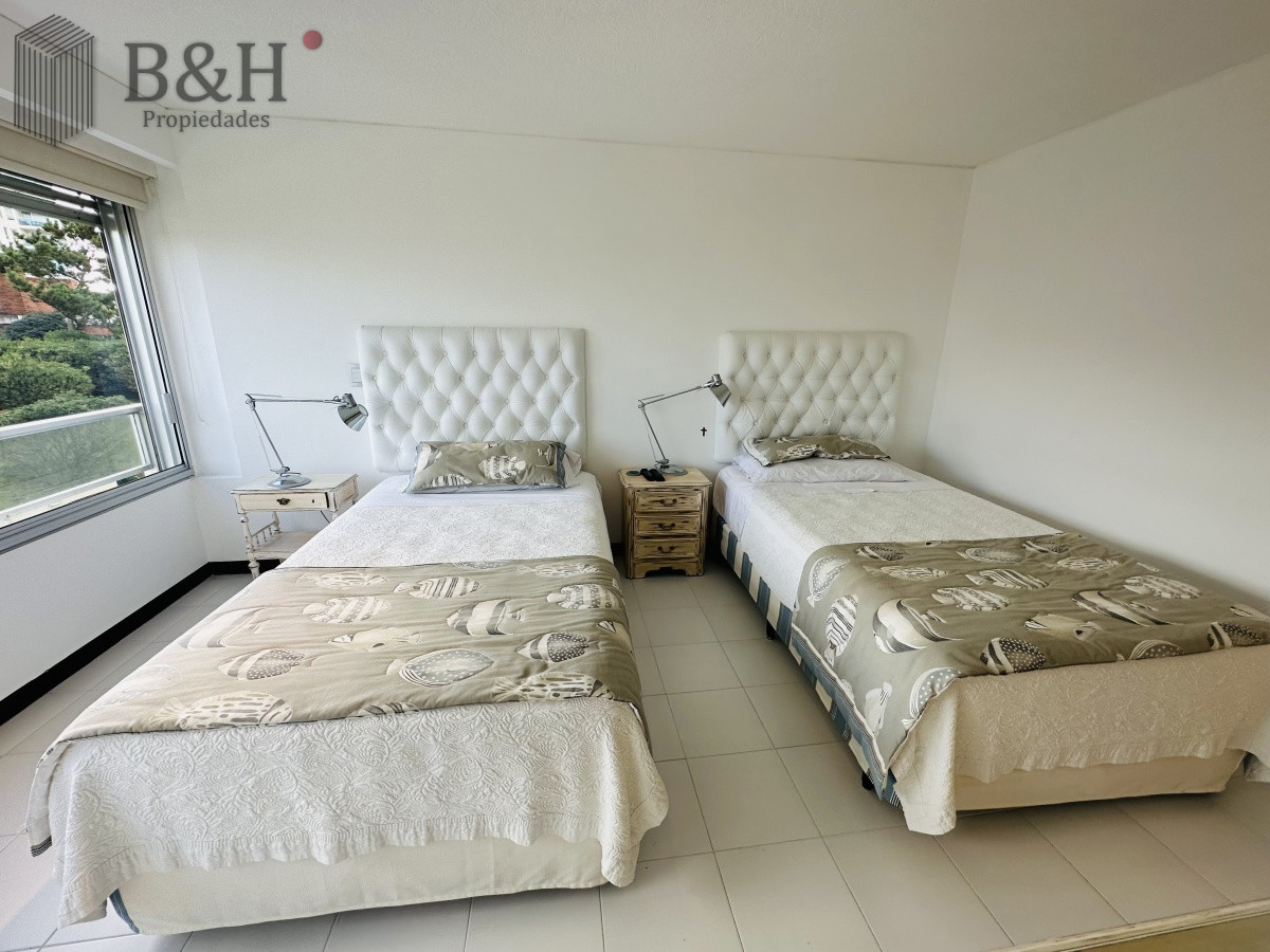Apartamento ID.5163 - Apartamento de 3 dormitorios y dependencia de servicio en Punta del Este