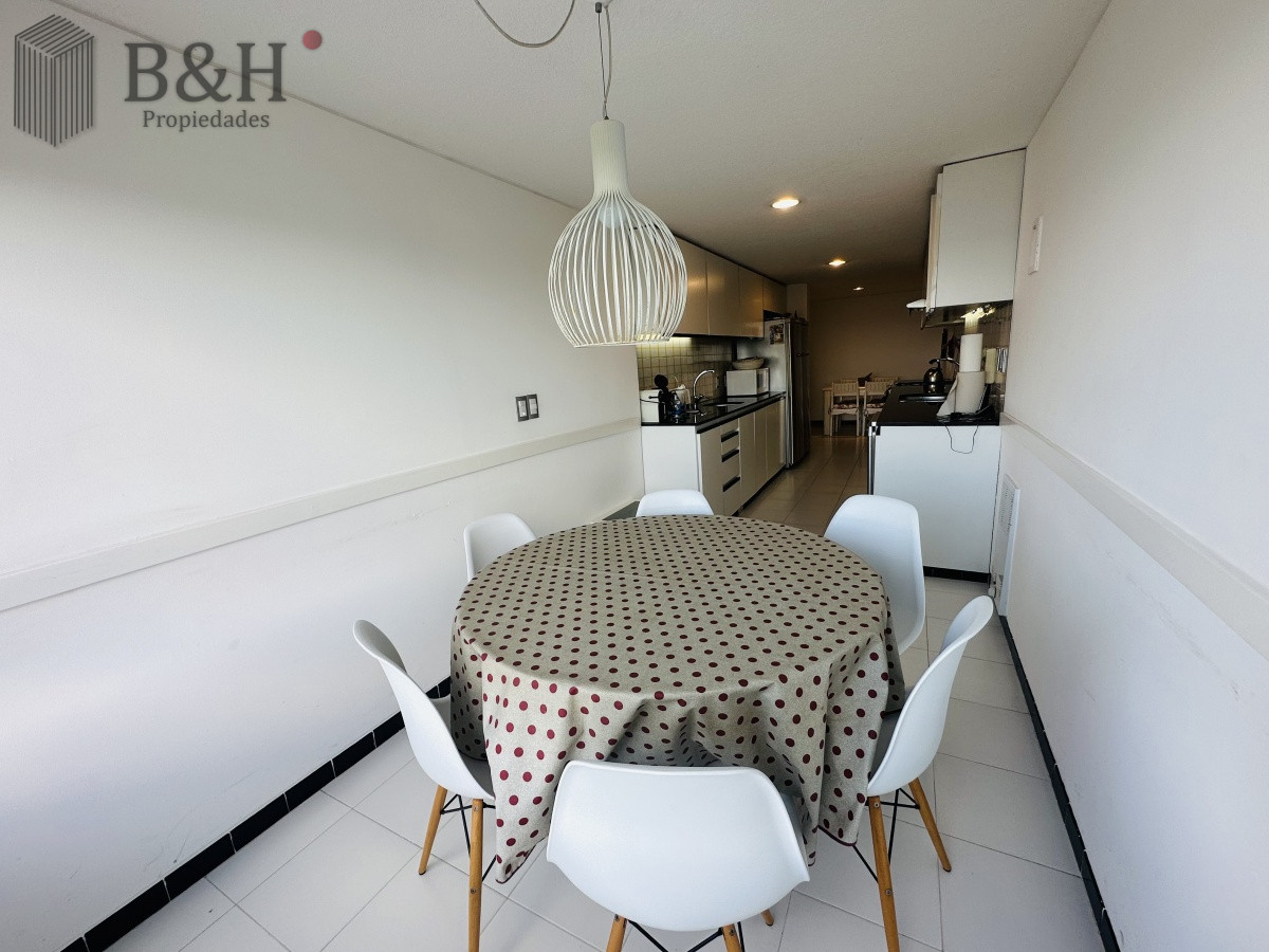 Apartamento ID.5163 - Apartamento de 3 dormitorios y dependencia de servicio en Punta del Este