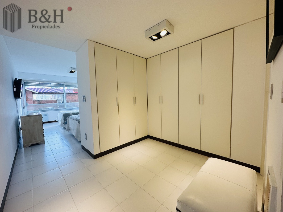 Apartamento ID.5163 - Apartamento de 3 dormitorios y dependencia de servicio en Punta del Este