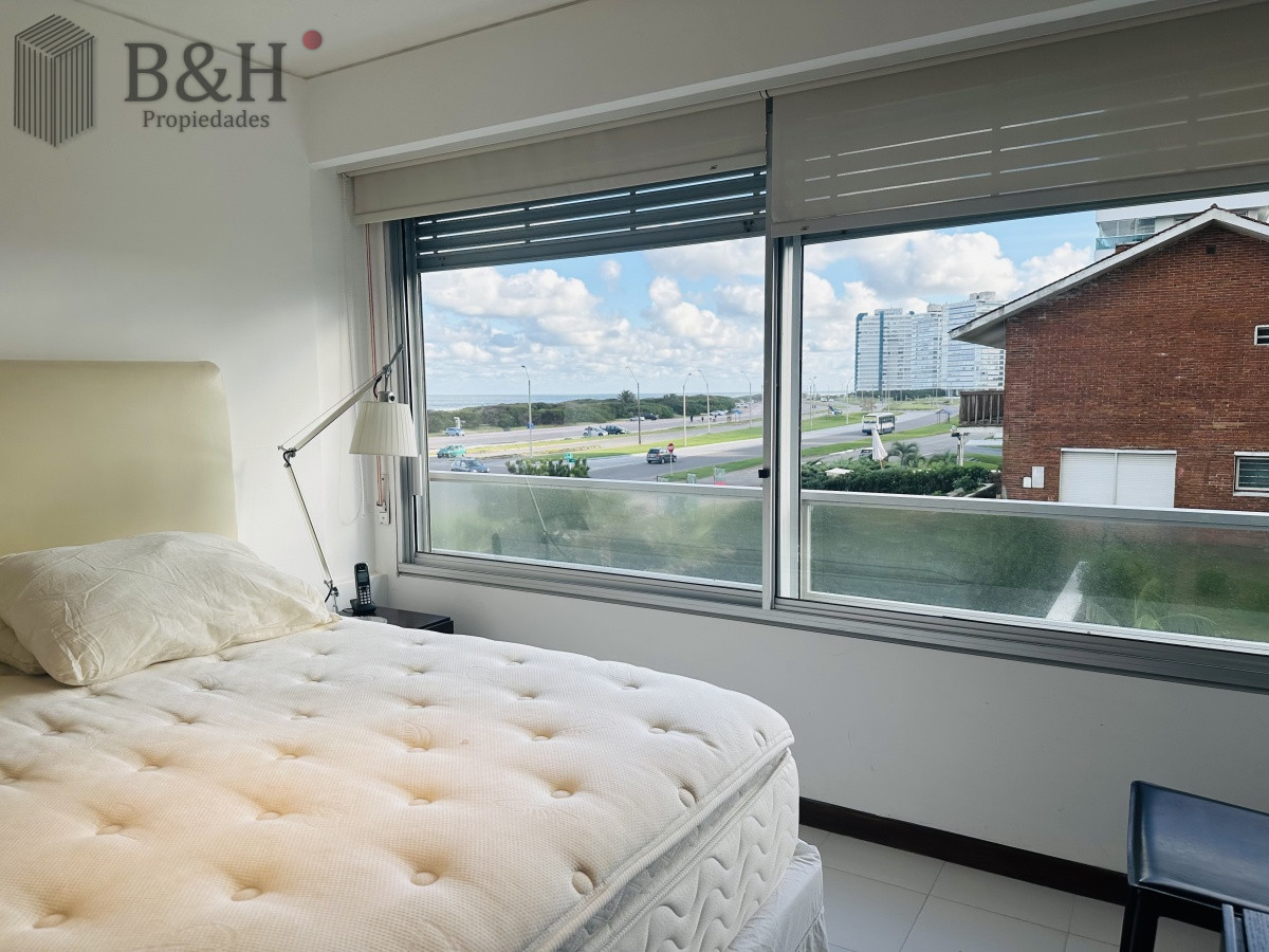 Apartamento ID.5163 - Apartamento de 3 dormitorios y dependencia de servicio en Punta del Este