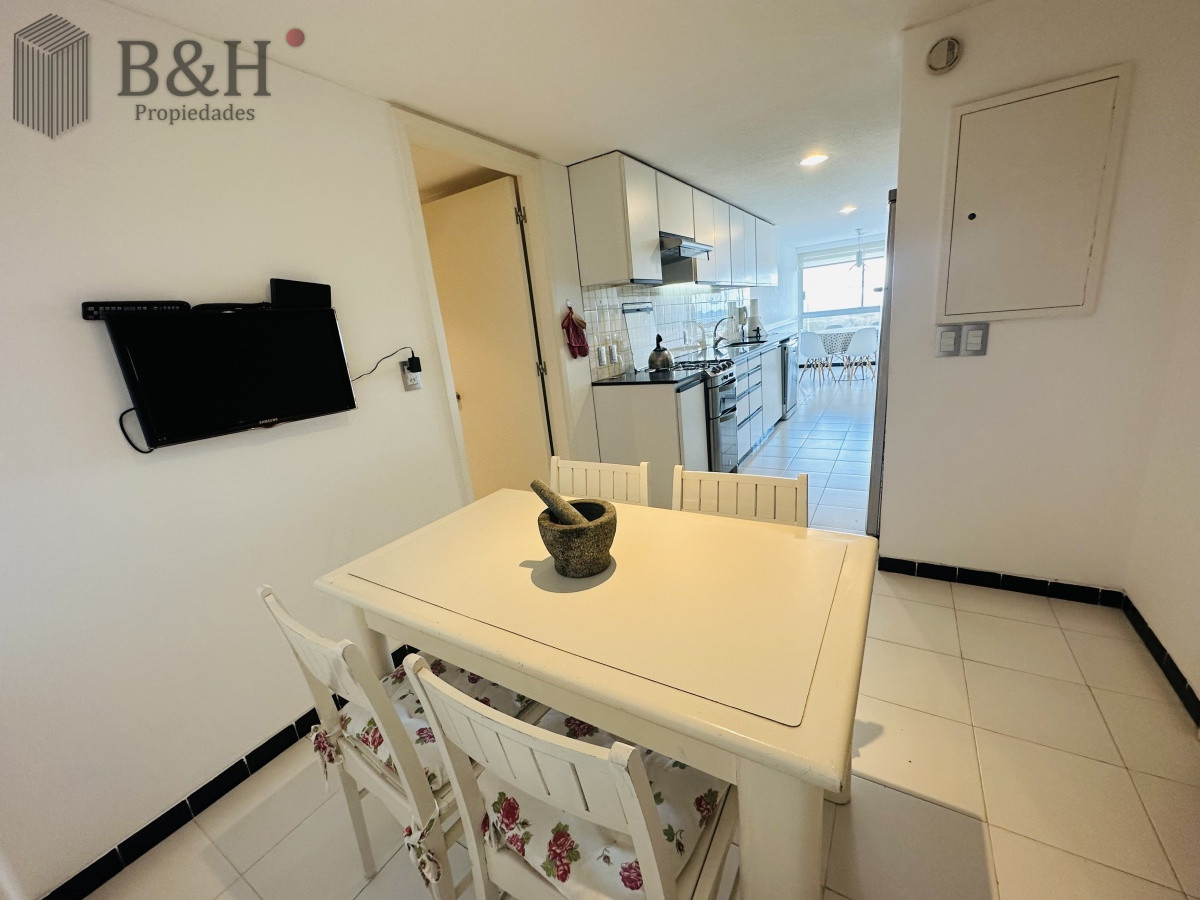 Apartamento ID.5163 - Apartamento de 3 dormitorios y dependencia de servicio en Punta del Este