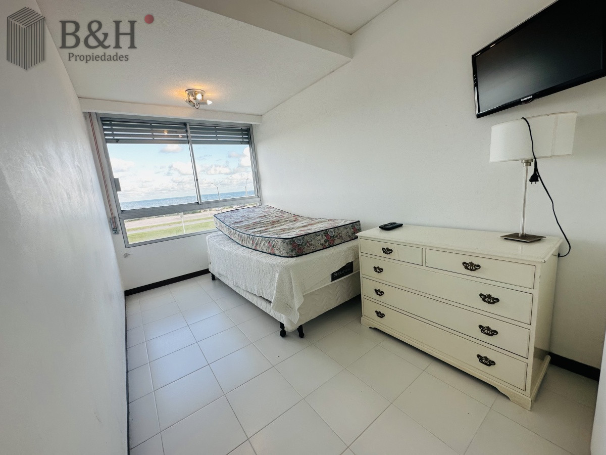 Apartamento ID.5163 - Apartamento de 3 dormitorios y dependencia de servicio en Punta del Este
