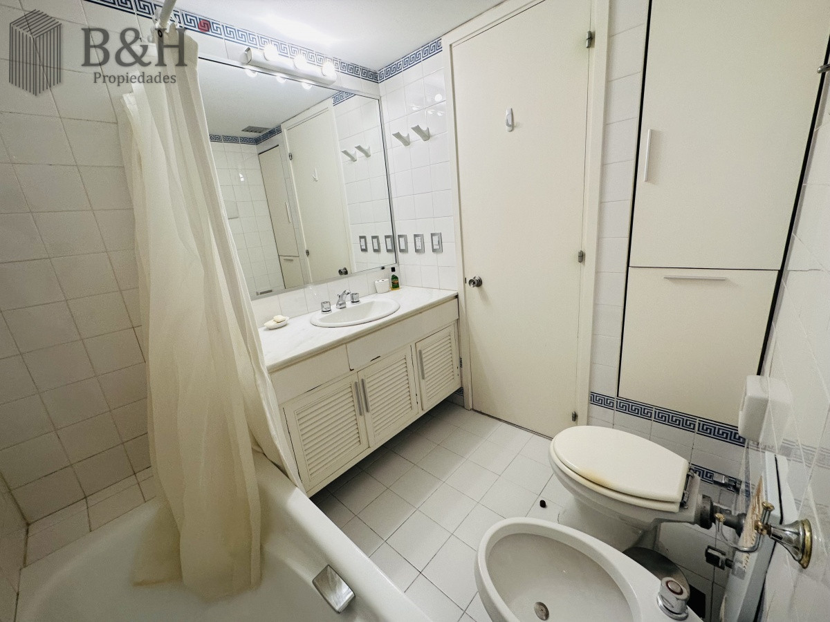 Apartamento ID.5163 - Apartamento de 3 dormitorios y dependencia de servicio en Punta del Este