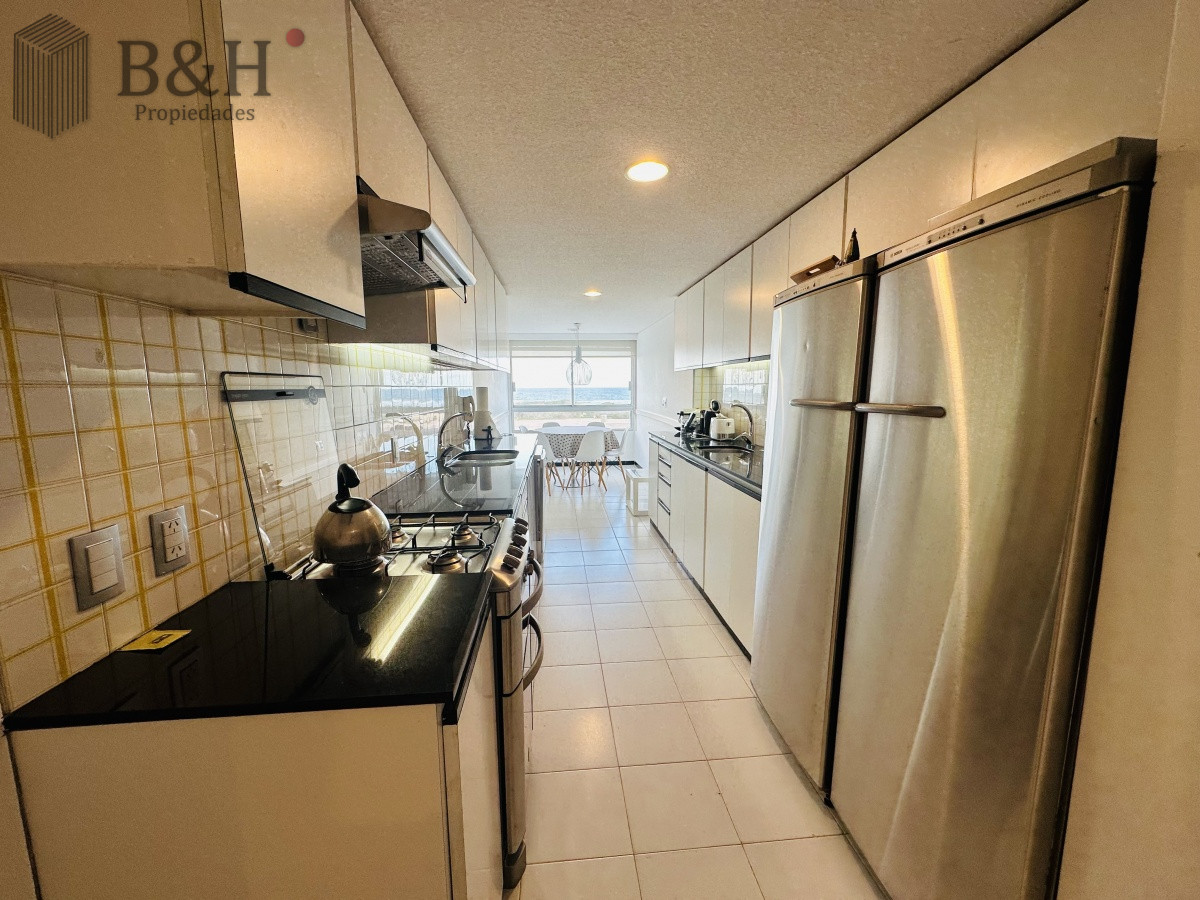 Apartamento ID.5163 - Apartamento de 3 dormitorios y dependencia de servicio en Punta del Este