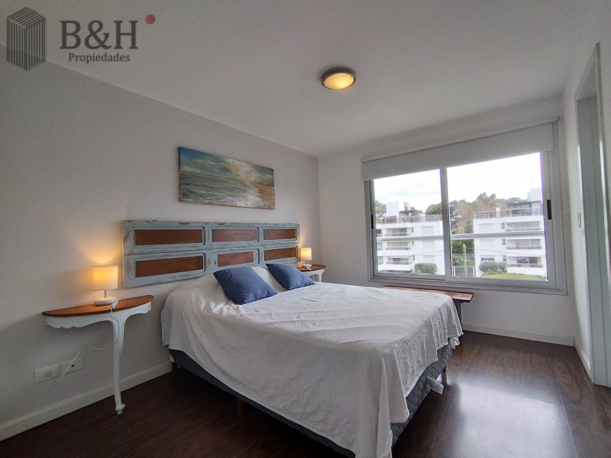 Apartamento ID.5817 - Venta de Pent house en de 2 dormitorios zona Playa abrava