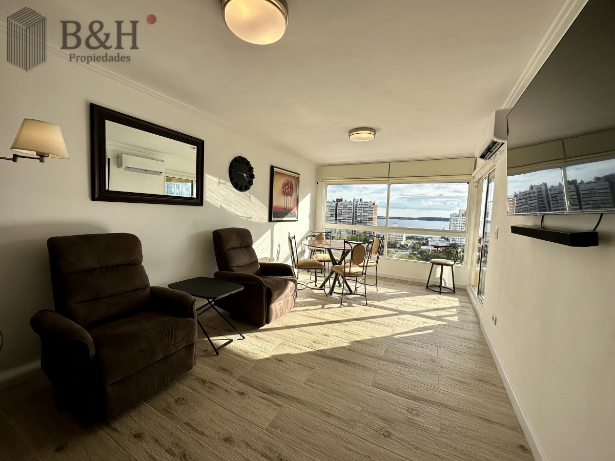 Apartamento ID.6370 -  Apartamento en venta  de dos dormitorios en Punta del Este