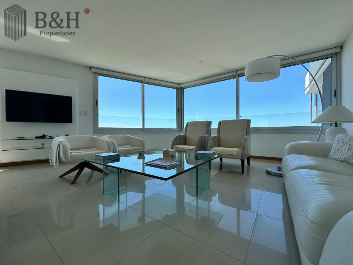 Apartamento ID.8061 - Apartamento de 3 dorm más dep en venta en Punta del Este