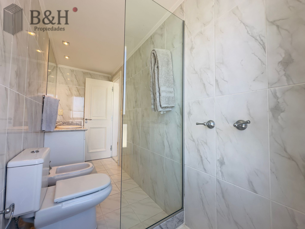 Apartamento ID.8060 - Apto en venta, excelente vista a la playa mansa, isla gorriti.