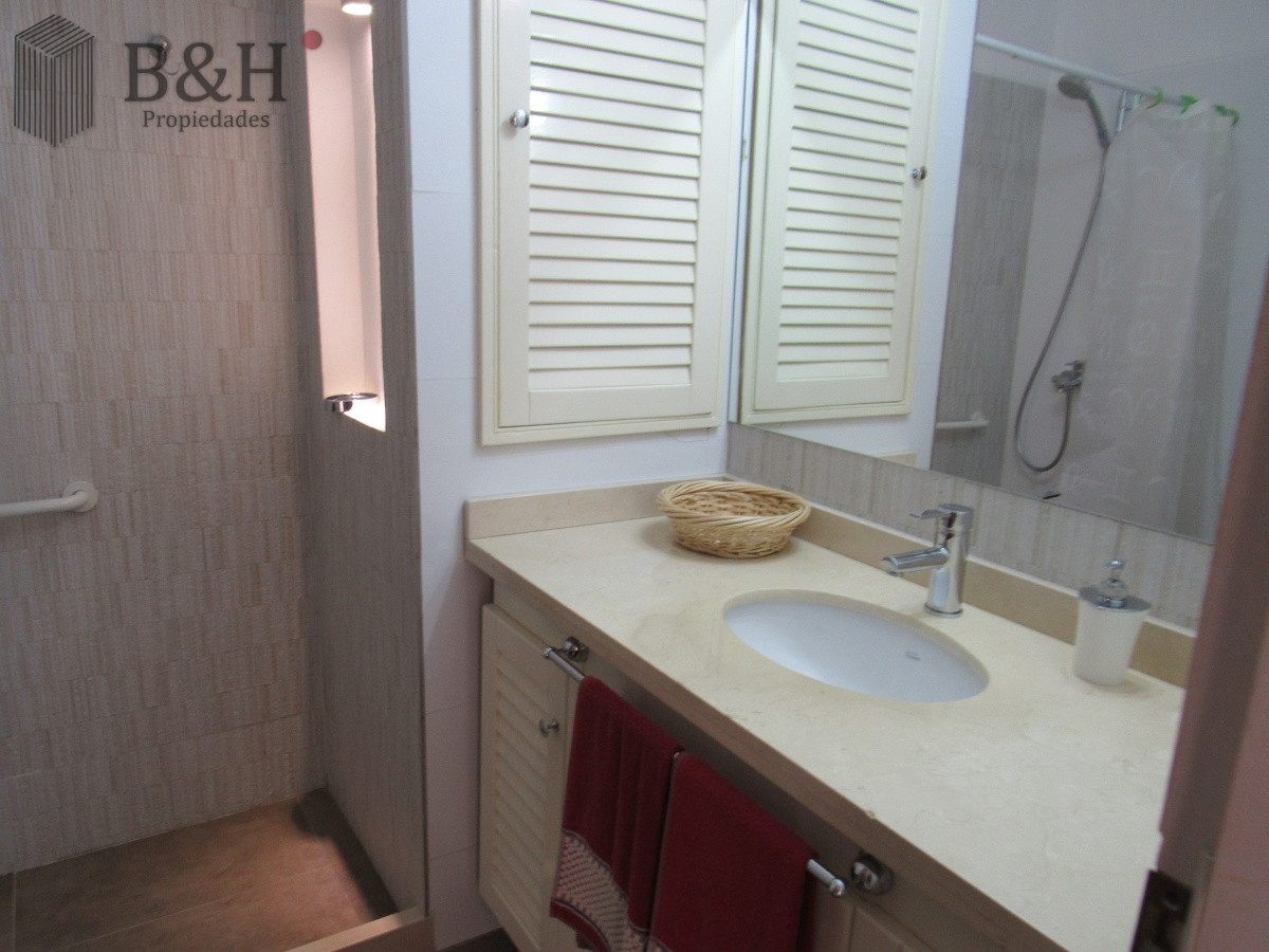 Apartamento ID.6372 - Apartamento en venta de 3 dormitorios en Punta del Este
