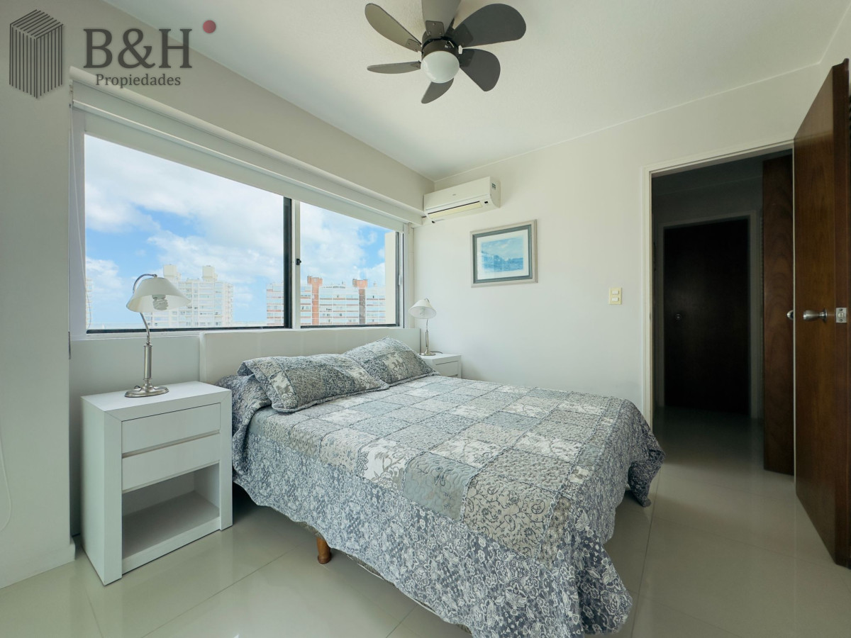 Apartamento ID.6377 - Alquiler y venta de apartamento de 2 dormitorios en Punta del Este.