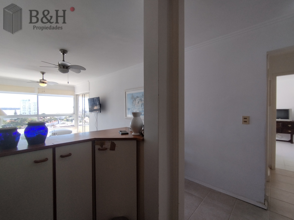 Apartamento ID.5812 - Alquiler y venta de apartamento de dos dormitorios en Punta del Este