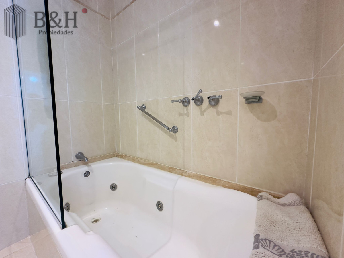 Apartamento ID.8060 - Apto en venta, excelente vista a la playa mansa, isla gorriti.