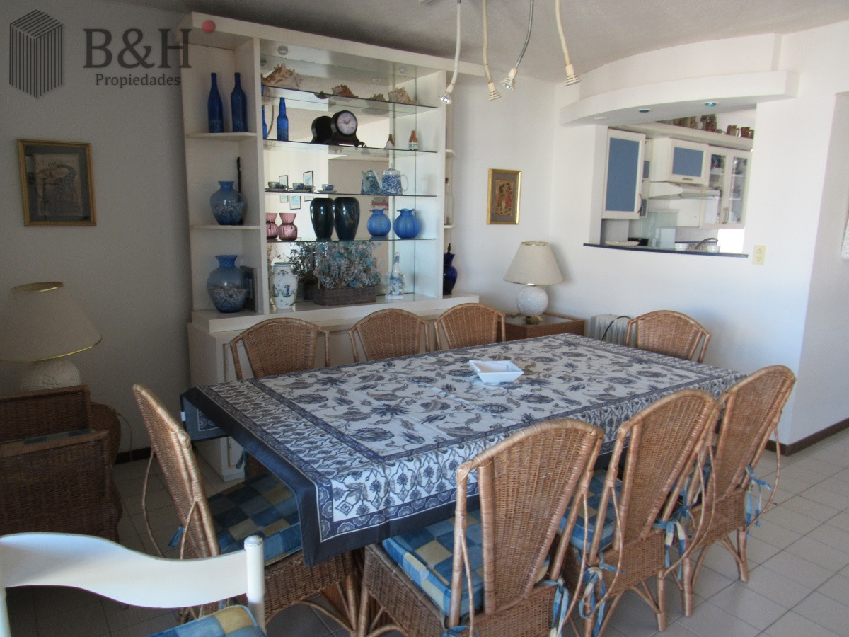 Apartamento ID.6372 - Apartamento en venta de 3 dormitorios en Punta del Este