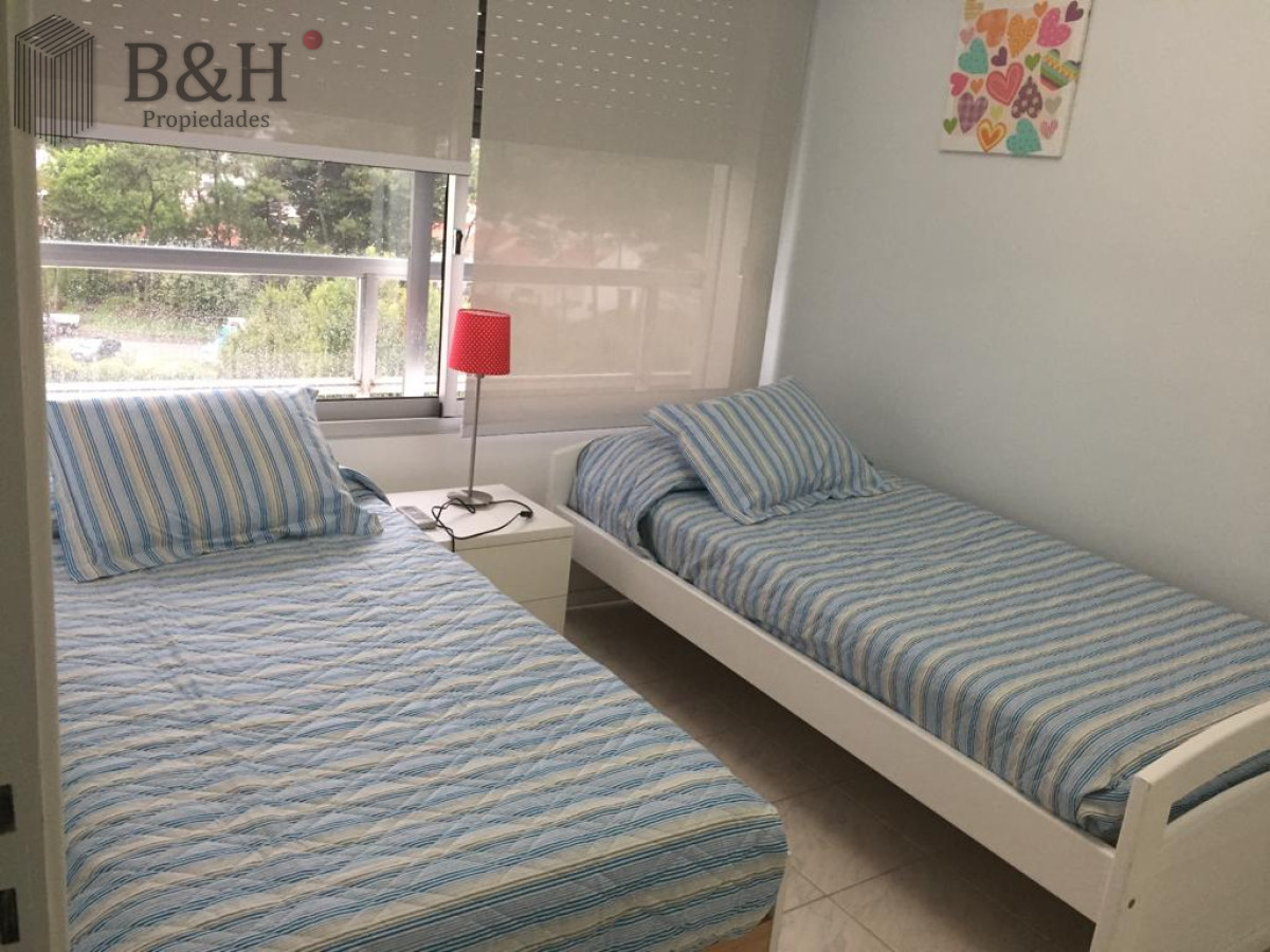 Apartamento ID.6367 - Apartamento de 3 dormitorios en venta en Playa mansa