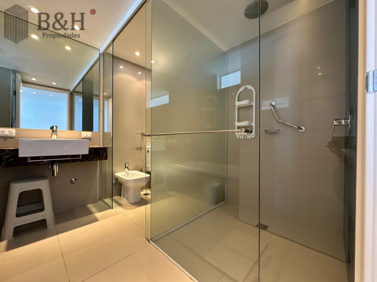 Apartamento ID.8061 - Apartamento de 3 dorm más dep en venta en Punta del Este
