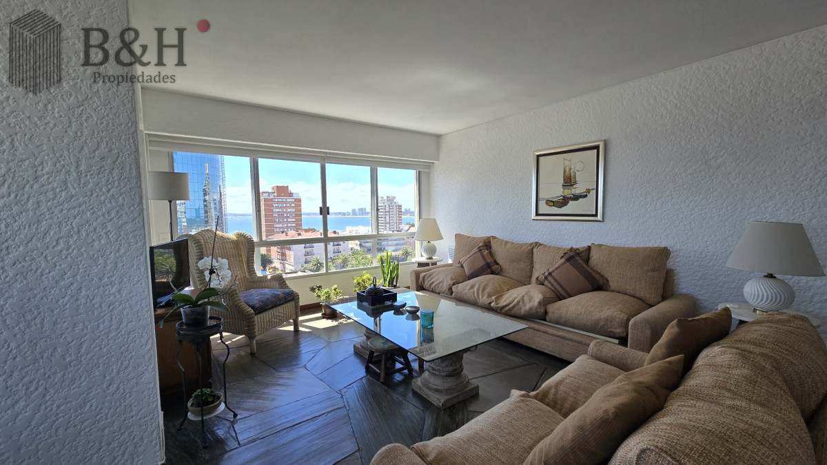 Apartamento ID.6448 - Apartamento en venta y alquilerde 3 dormitorios en Punta del Este