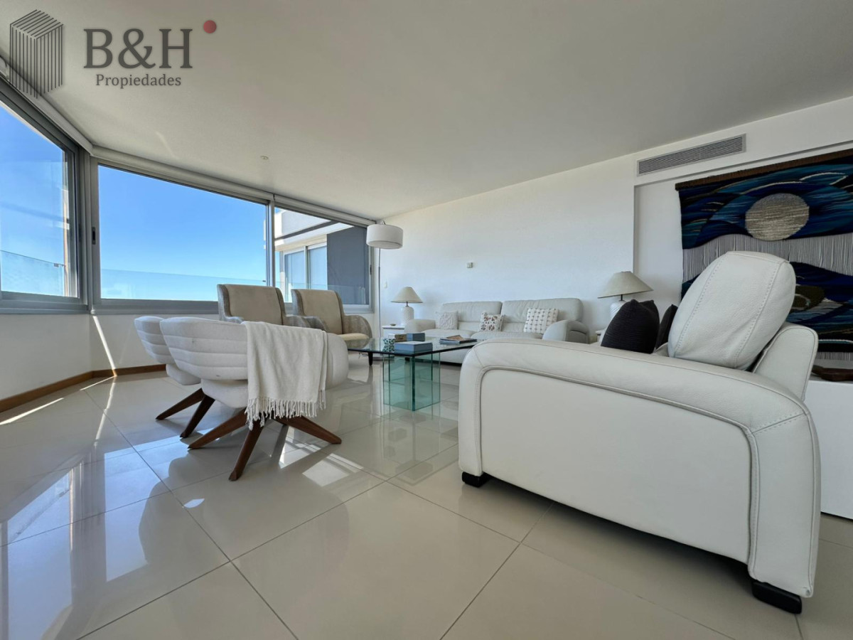 Apartamento ID.8061 - Apartamento de 3 dorm más dep en venta en Punta del Este