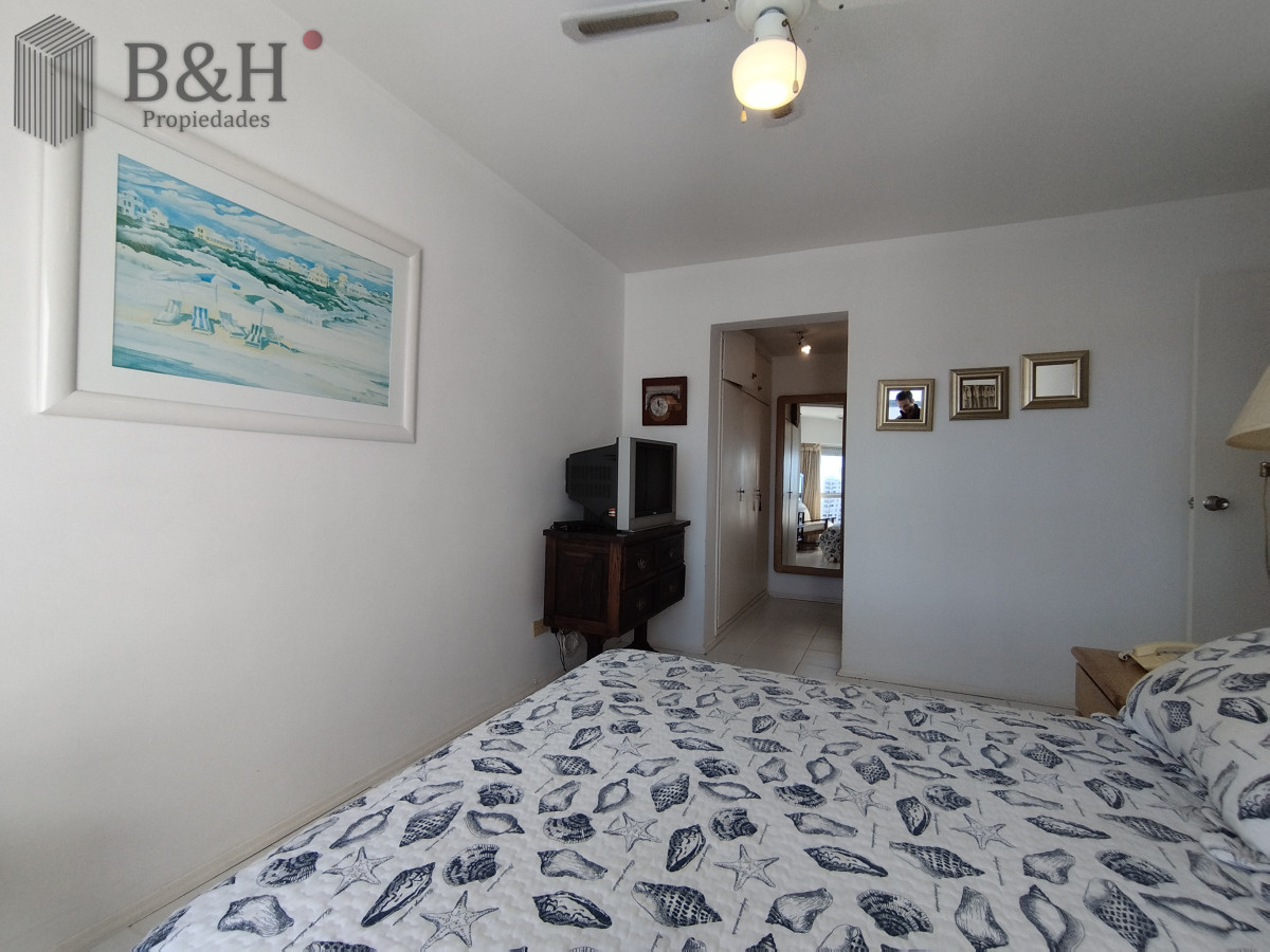 Apartamento ID.5812 - Alquiler y venta de apartamento de dos dormitorios en Punta del Este