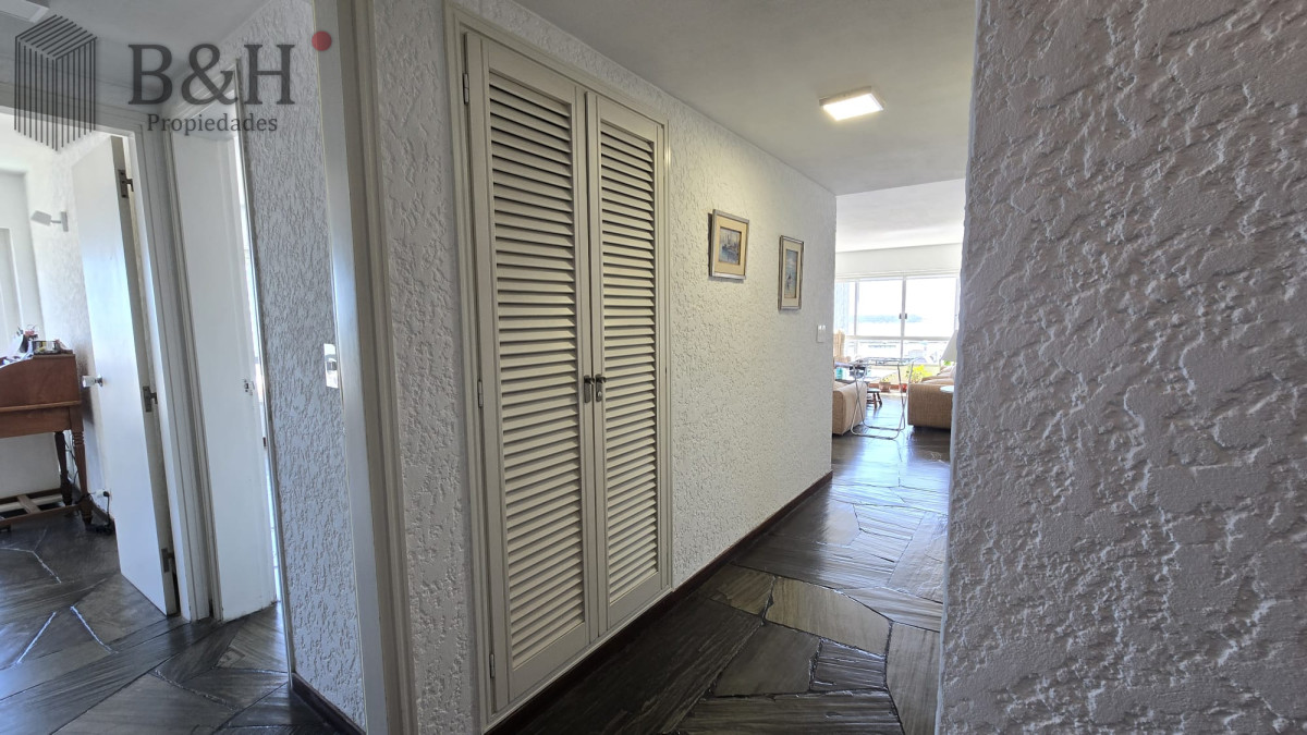 Apartamento ID.6448 - Apartamento en venta y alquilerde 3 dormitorios en Punta del Este