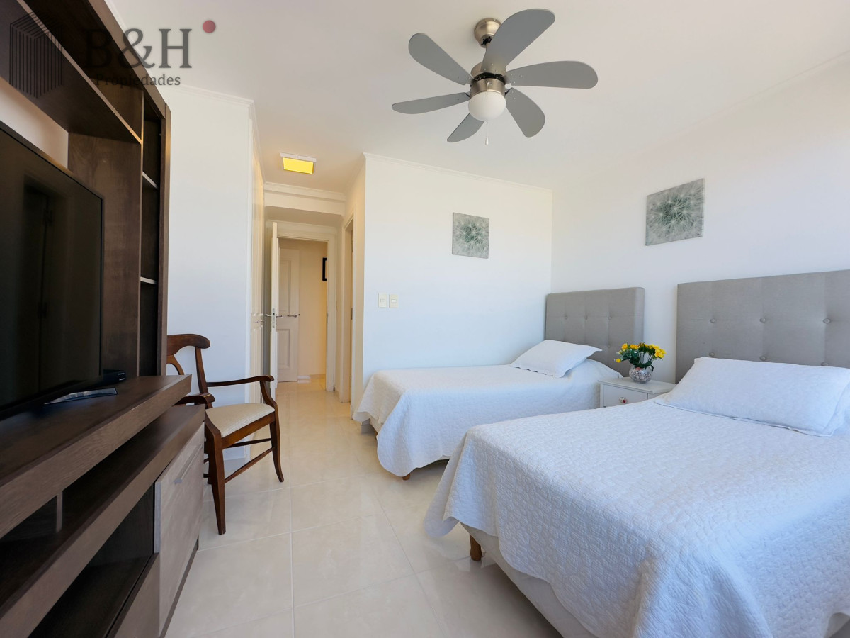 Apartamento ID.8060 - Apto en venta, excelente vista a la playa mansa, isla gorriti.