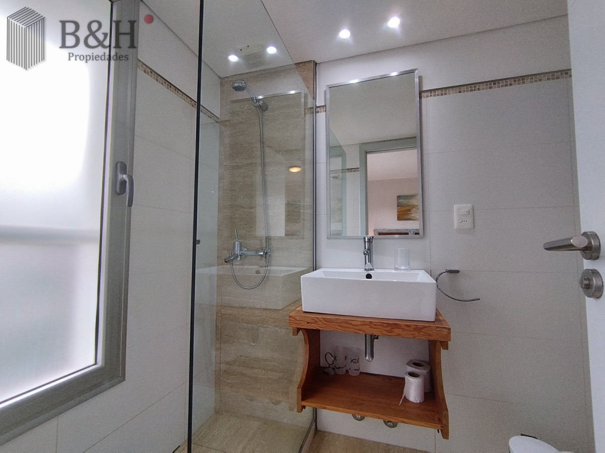 Apartamento ID.5817 - Venta de Pent house en de 2 dormitorios zona Playa abrava