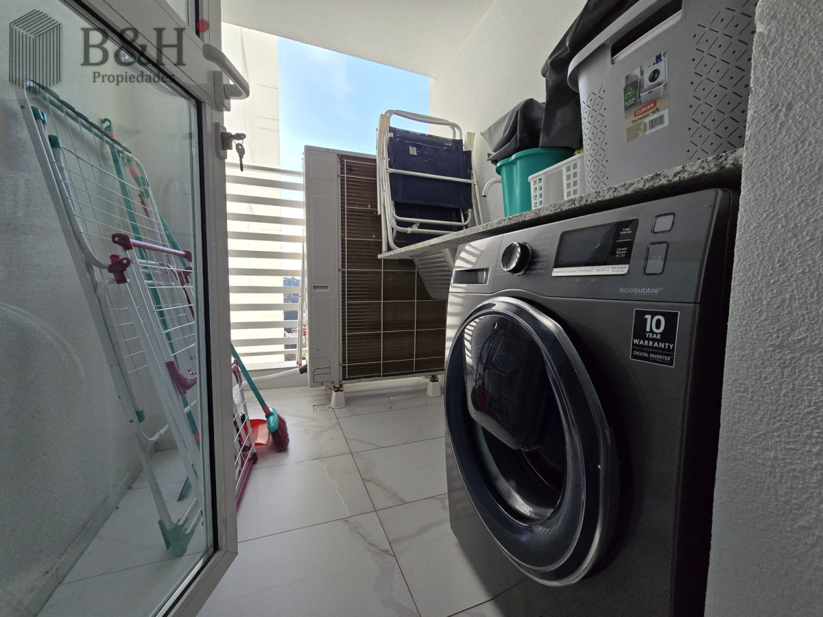 Apartamento ID.8062 - Apartamento en venta y alquiler de 3 dormitorios en Playa Mansa