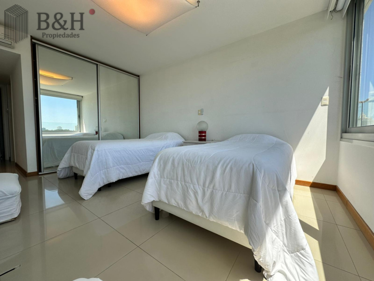 Apartamento ID.8061 - Apartamento de 3 dorm más dep en venta en Punta del Este