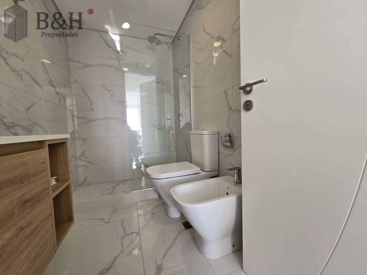 Apartamento ID.8062 - Apartamento en venta y alquiler de 3 dormitorios en Playa Mansa