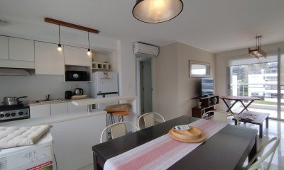 Venta de Pent house en de 2 dormitorios zona Playa abrava