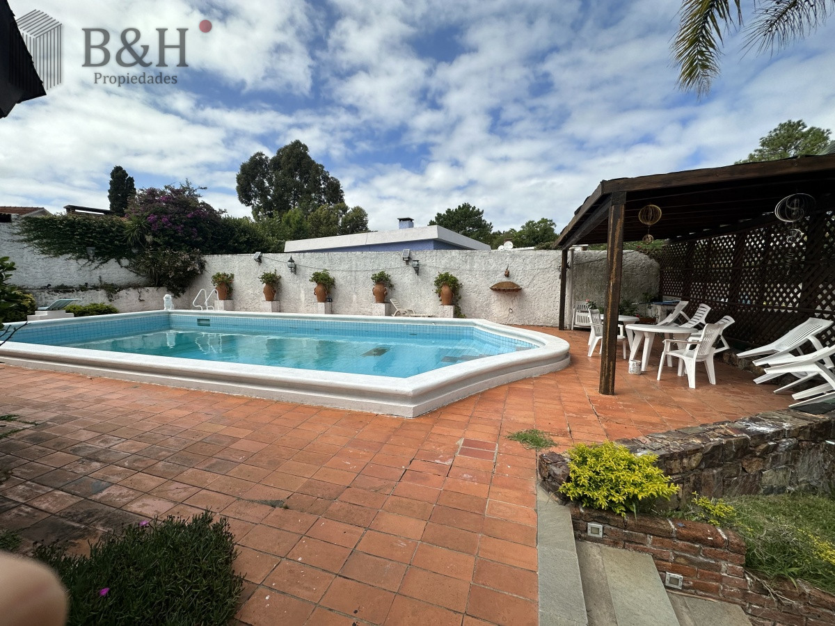 Casa ID.3655 - Casa de 7 dormitorios en venta en Punta del Este