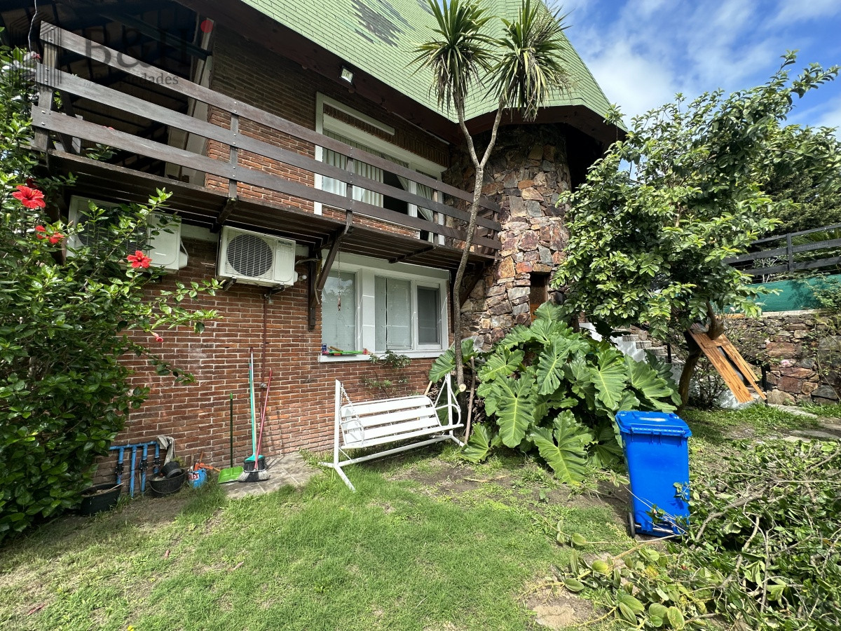 Casa ID.3655 - Casa de 7 dormitorios en venta en Punta del Este