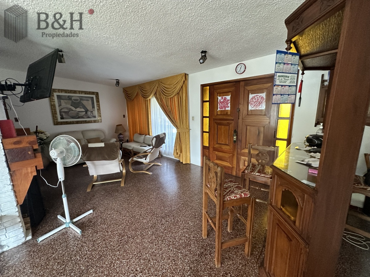 Casa ID.3655 - Casa de 7 dormitorios en venta en Punta del Este
