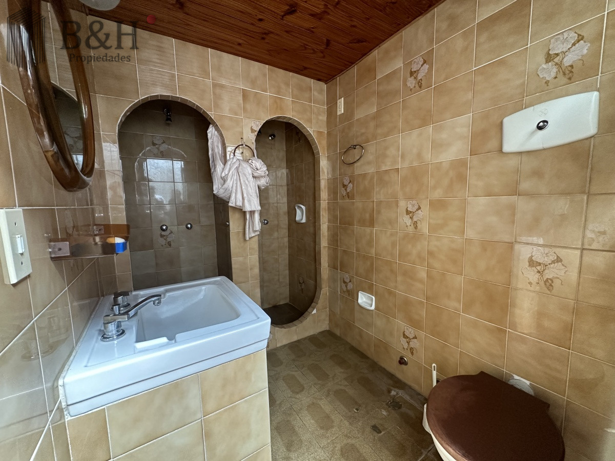 Casa ID.3655 - Casa de 7 dormitorios en venta en Punta del Este