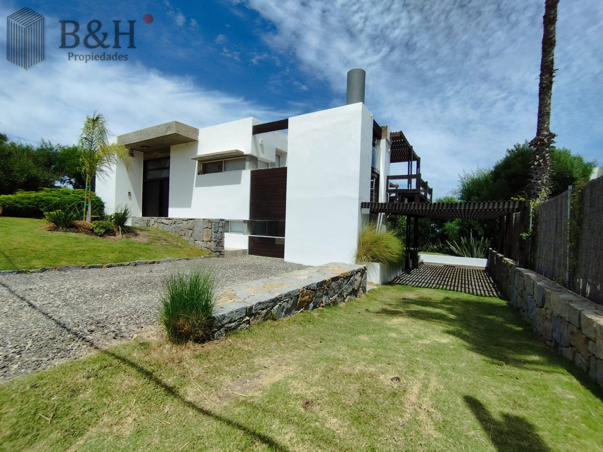 Casa ID.4104 - Casa en Venta, Manantiales, Maldonado.