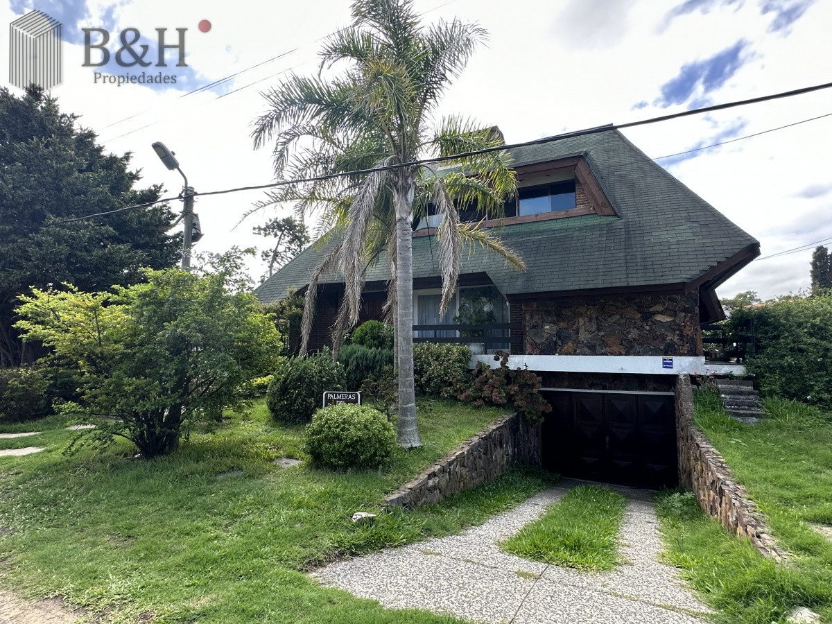 Casa ID.3655 - Casa de 7 dormitorios en venta en Punta del Este