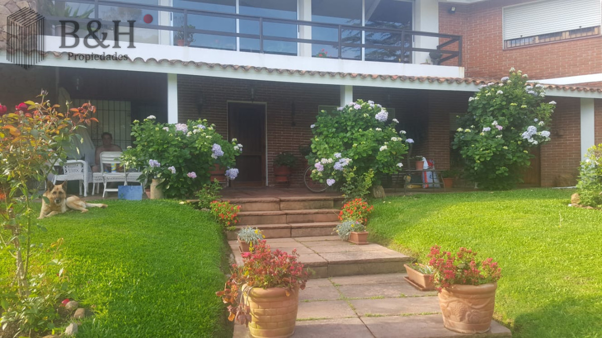 Casa ID.3971 -  Casa de 6 drm en venta. Con renta de USD 3000 en Punta del Este