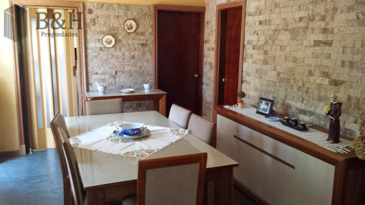Casa ID.3971 -  Casa de 6 drm en venta. Con renta de USD 3000 en Punta del Este