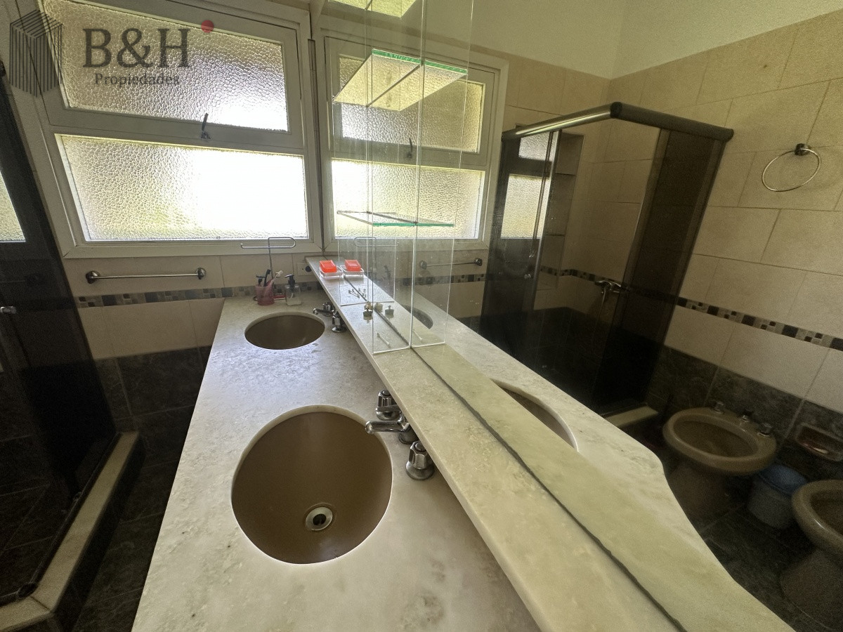Casa ID.3655 - Casa de 7 dormitorios en venta en Punta del Este
