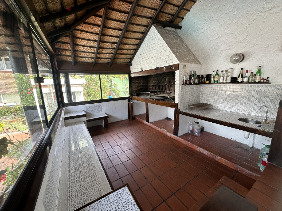 Casa ID.3655 - Casa de 7 dormitorios en venta en Punta del Este