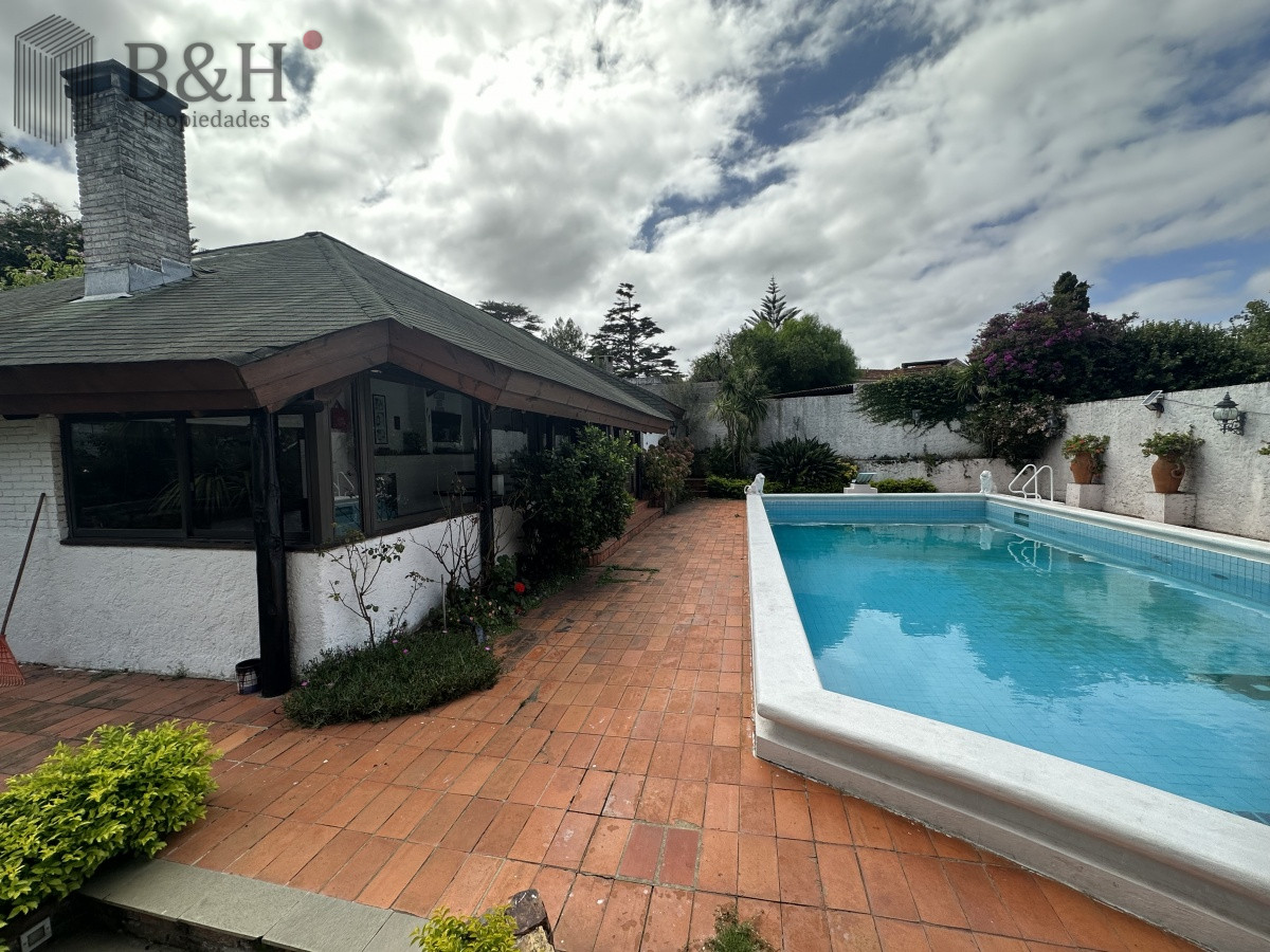 Casa ID.3655 - Casa de 7 dormitorios en venta en Punta del Este