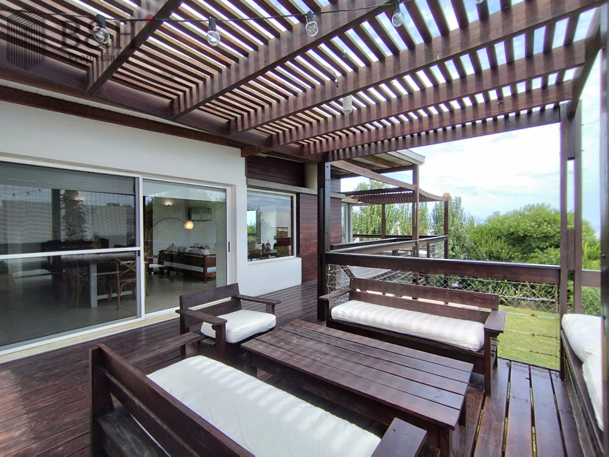Casa ID.4104 - Casa en Venta, Manantiales, Maldonado.