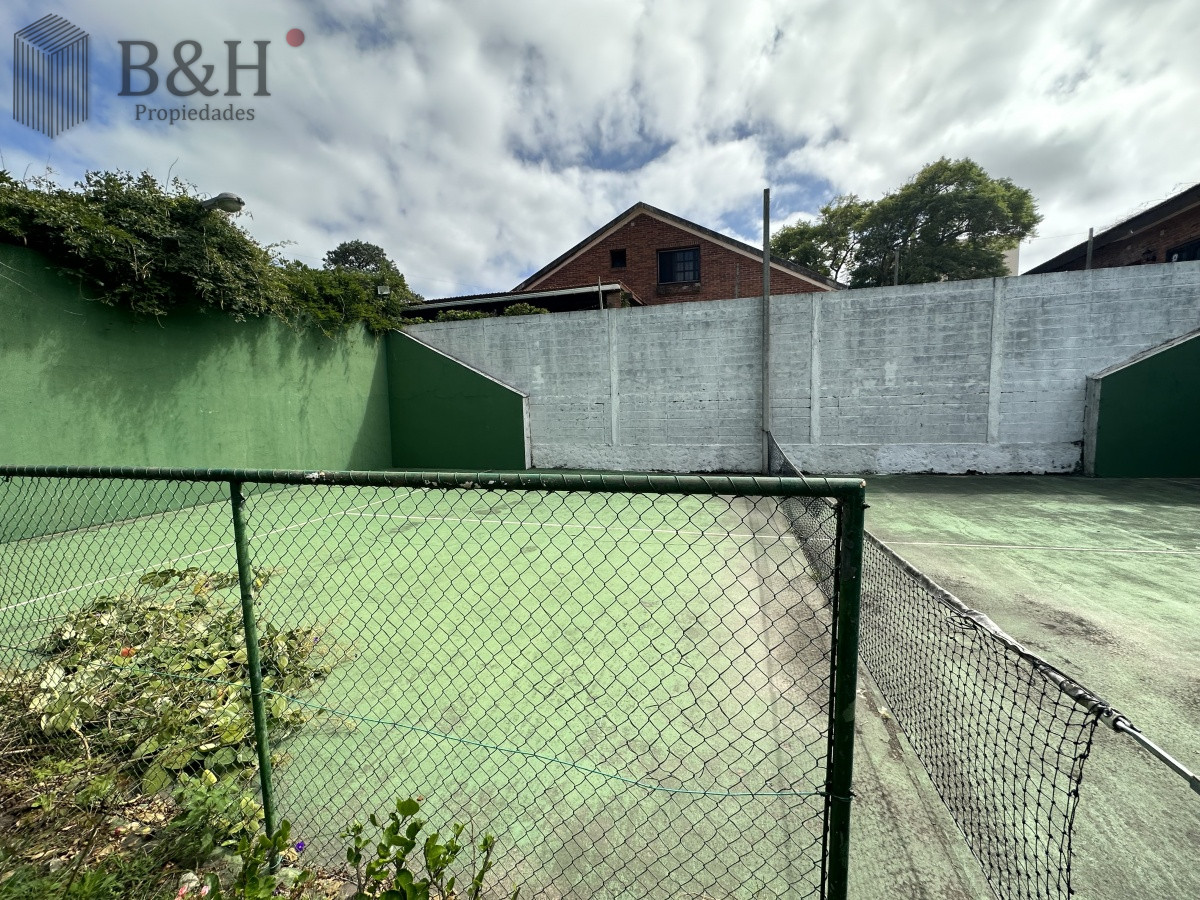 Casa ID.3655 - Casa de 7 dormitorios en venta en Punta del Este