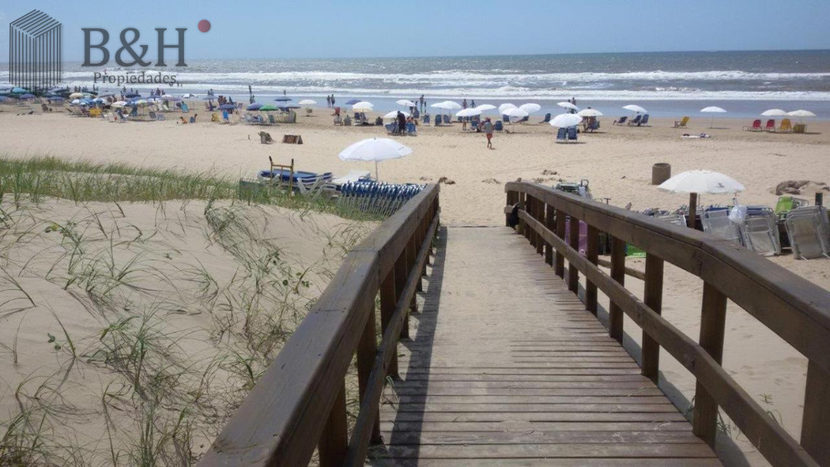 Apartamento ID.5815 -  Alquiler y venta de apartamento de dos dormitorios en Punta del Este