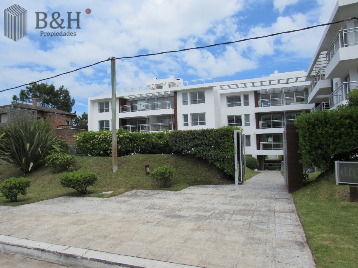 Apartamento ID.5817 - Venta de Pent house en de 2 dormitorios zona Playa abrava