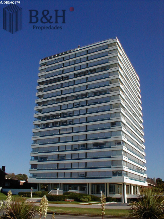 Apartamento ID.5163 - Apartamento de 3 dormitorios y dependencia de servicio en Punta del Este