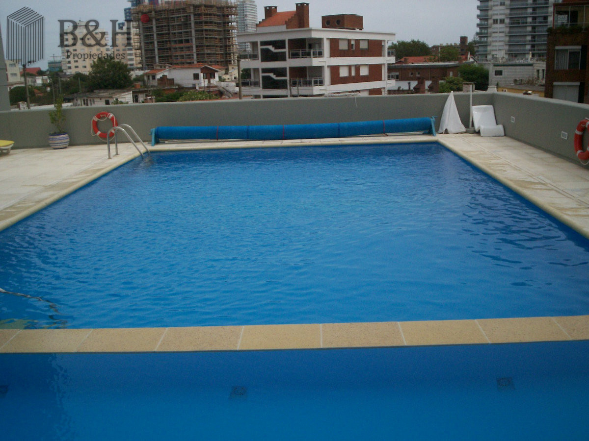 Apartamento ID.5809 - Apartamento de dos dormitorios en venta y alquiler  frente a playa brava